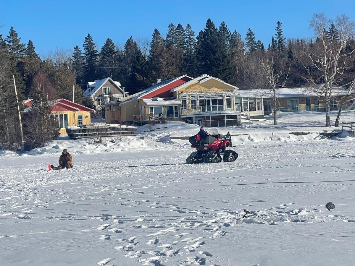 Auberge Et Chalets Sur Le Lac Lac-Mégantic Esterno foto