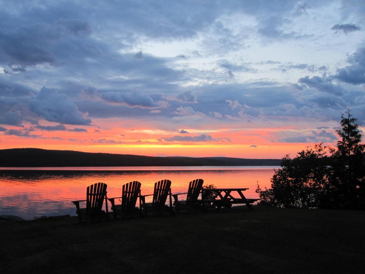 Auberge Et Chalets Sur Le Lac Lac-Mégantic Esterno foto
