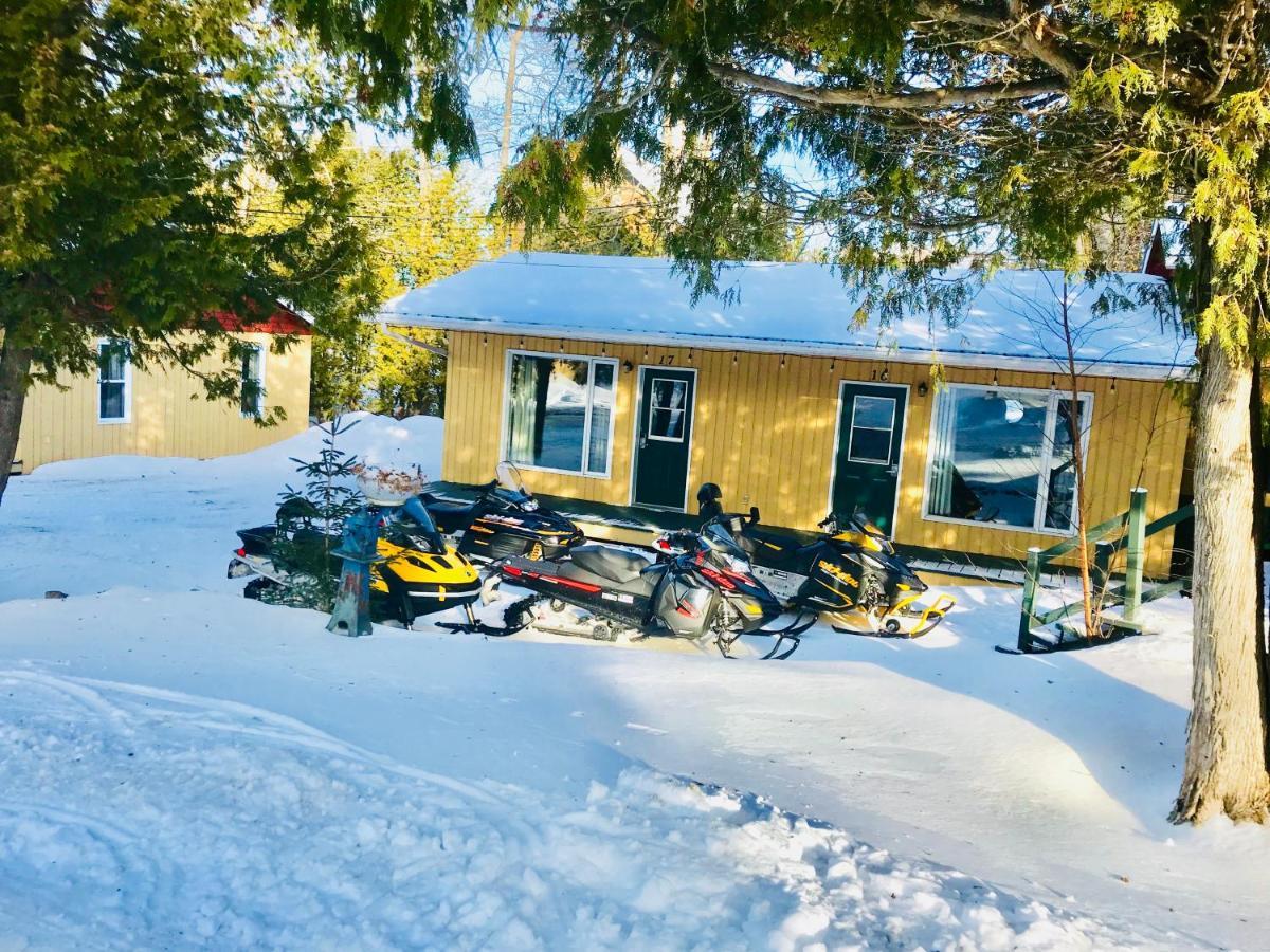 Auberge Et Chalets Sur Le Lac Lac-Mégantic Esterno foto
